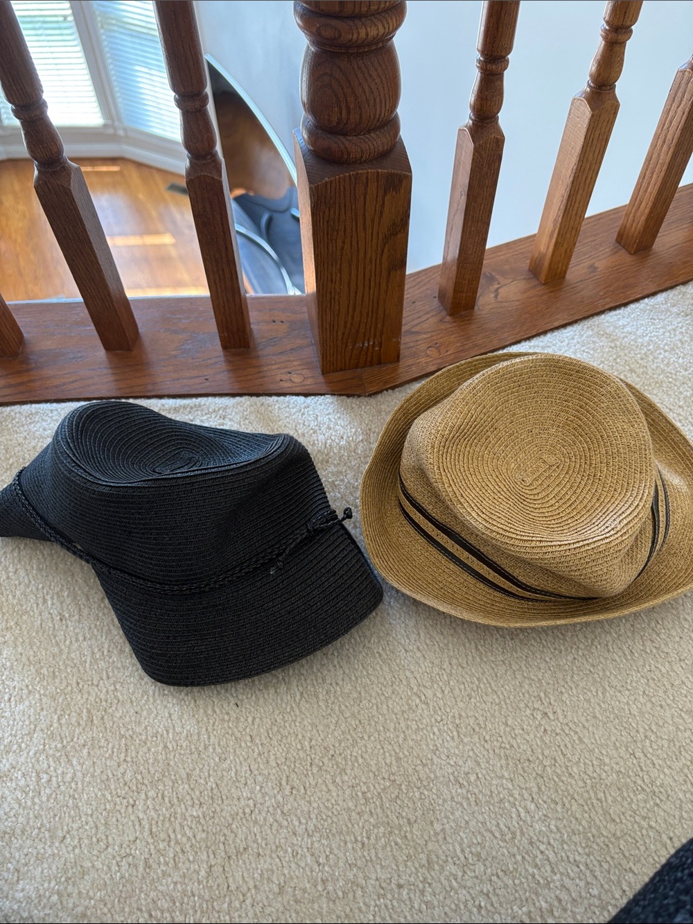 Nine West Black and Natural Straw Bucket Hat Set